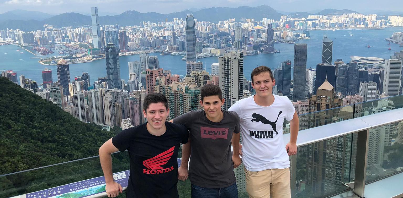 METZ CONNECT Gruppenbild Panorama