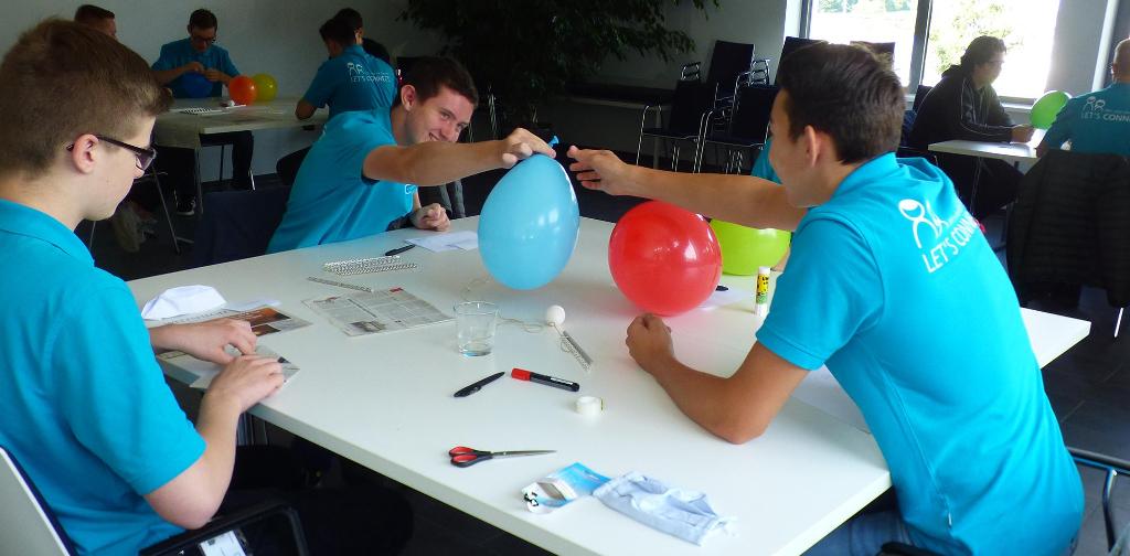 METZ CONNECT Gruppenarbeit Eierfall